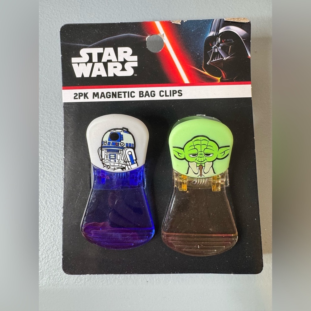 Star Wars R2-D2 & Yoda Magnetic Bag Clips - Green & Purple 2 clips